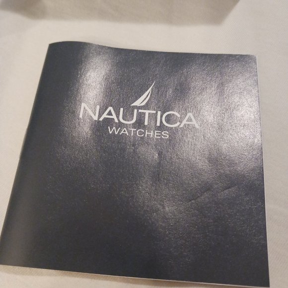 Like-New VINTAGE NAUTICA Watch - Picture 13 of 13